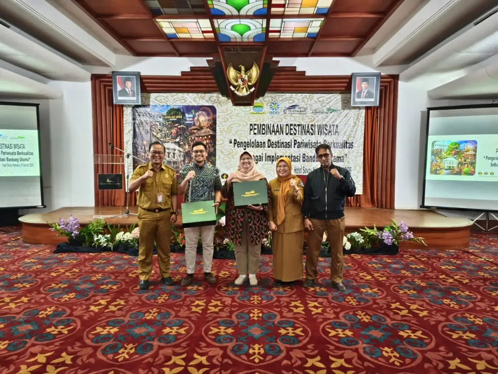 Gallery Pengembangan Destinasi Pariwisata: Manajemen Pariwisata Berkualitas Tinggi untuk Bandung Utama