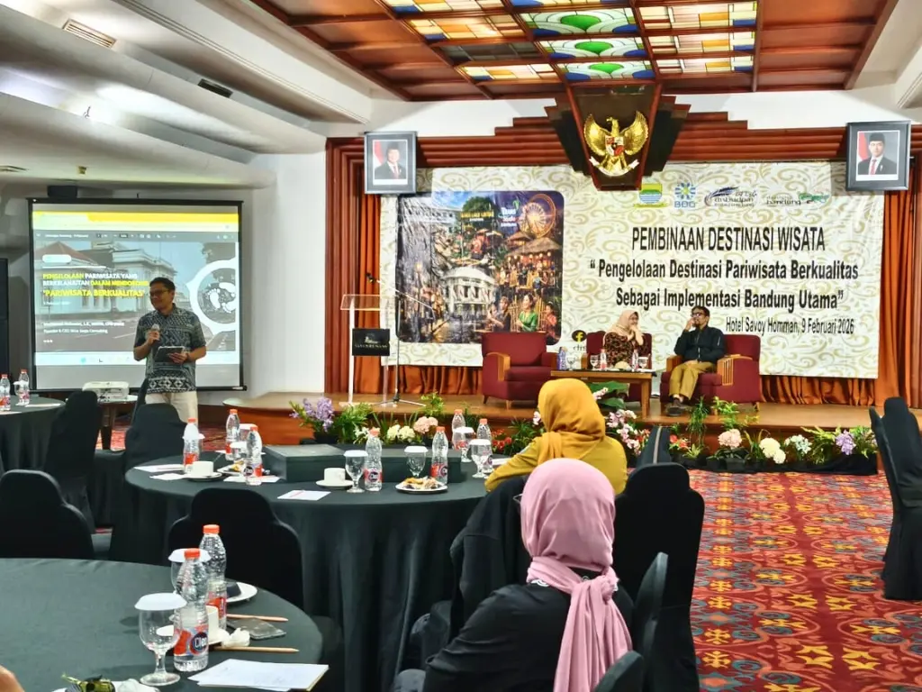 Gallery Pengembangan Destinasi Pariwisata: Manajemen Pariwisata Berkualitas Tinggi untuk Bandung Utama