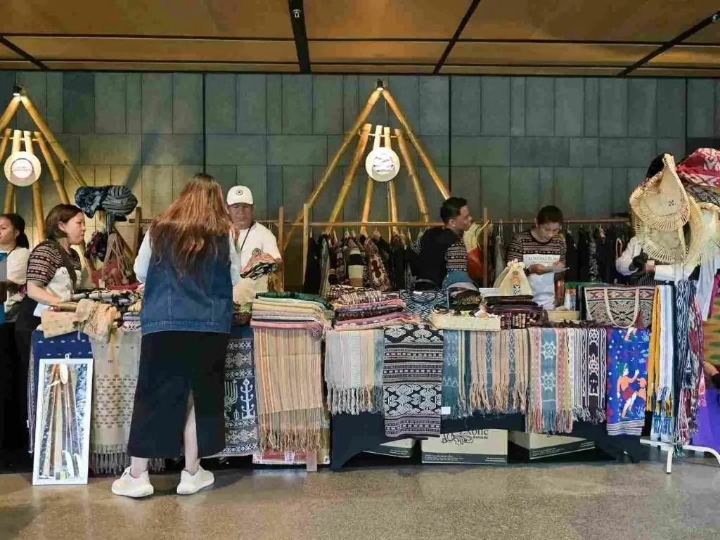 Pengambilan Data untuk Kajian Dampak International Golo Mori Jazz (2)