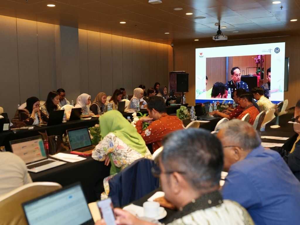 Gallery rapat_tindak_lanjut_roadmap_dekarbonisasi_dan_pembahasan_himbauan_penggunaan_produk_lokal