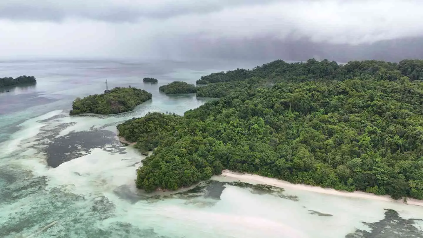 proyek_stidu_kelayakan_ekowisata_di_fakfak