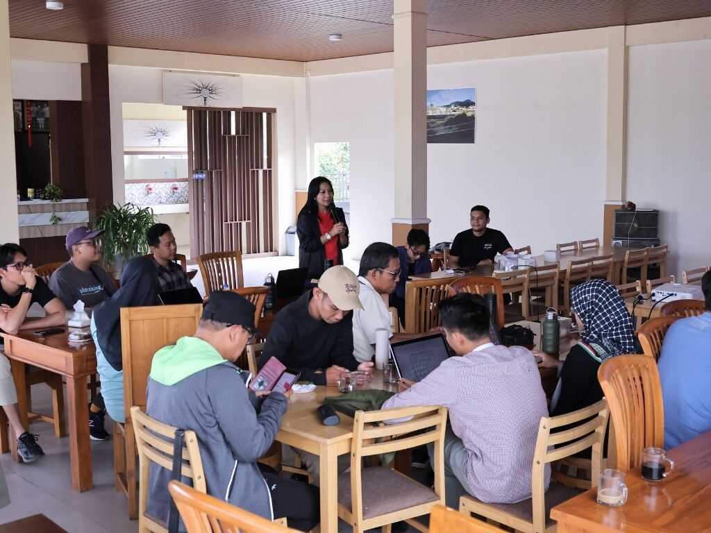 Memperkuat Pariwisata Berkelanjutan Melalui Prinsip BGCE poltekpar_lombok_in_house_training_batch_1